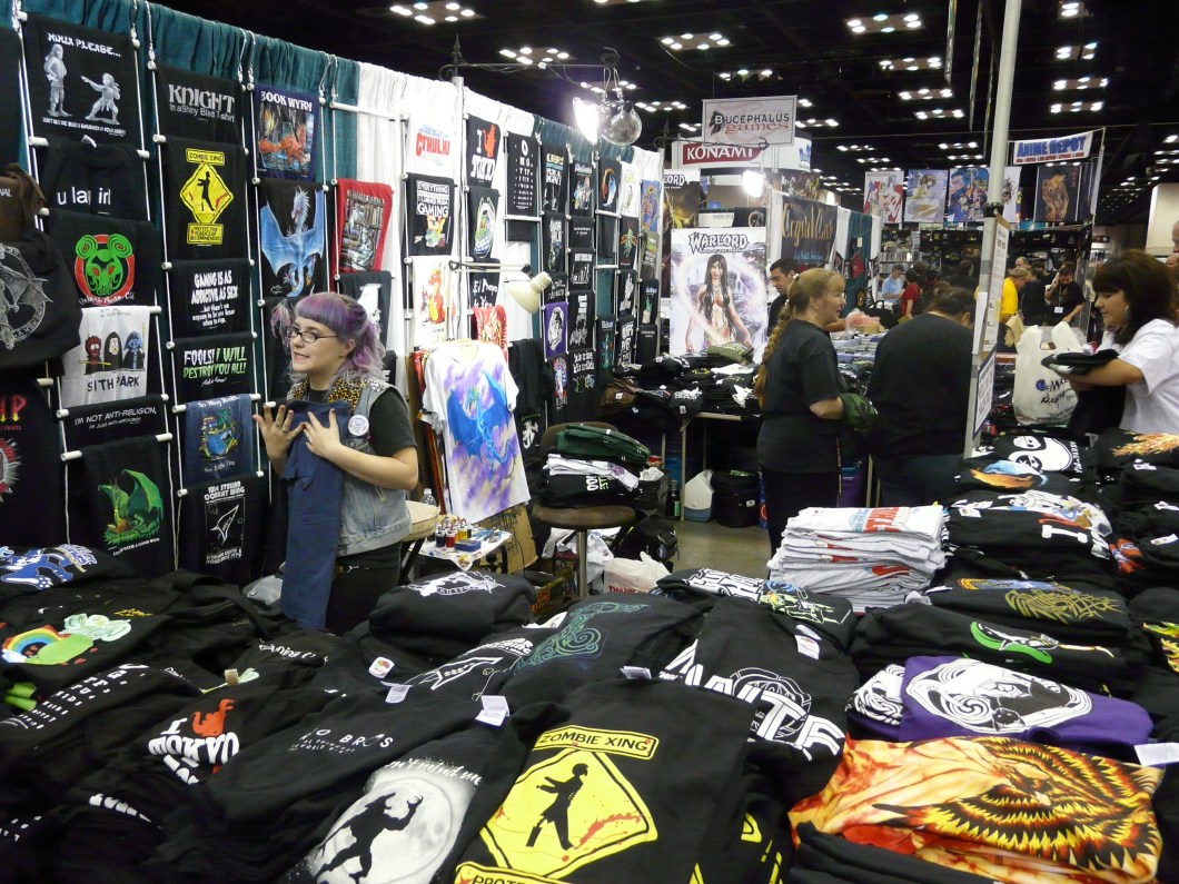 Gen_Con_Indy_2008_-_t-shirt_booth_1.JPG